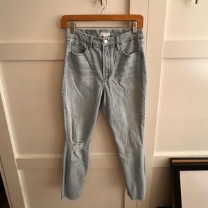 GOOD AMERICAN CROP RAW EDGE JEANS size 6/28